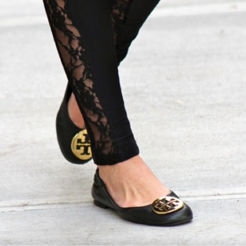 Tory Burch Reva ballet flat. Black and gold.